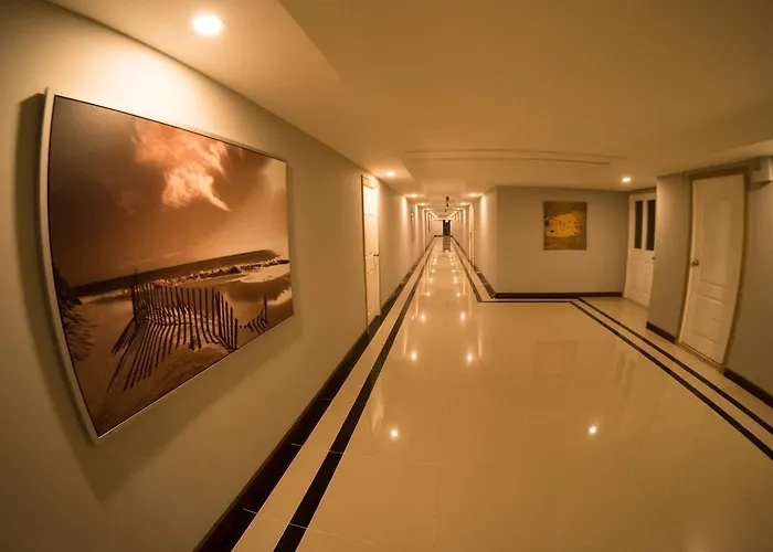 Apple Hotel
